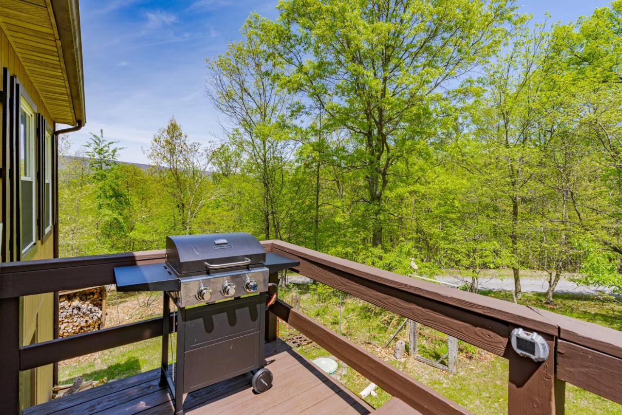 River Access Cabin With Hot Tub, Fire Pit, & Wifi! Morton Grove Exterior photo
