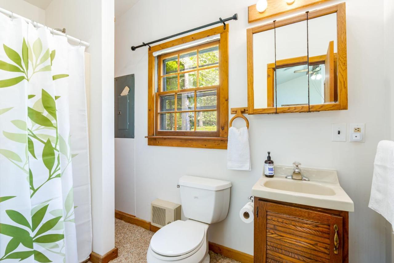 River Access Cabin With Hot Tub, Fire Pit, & Wifi! Morton Grove Exterior photo